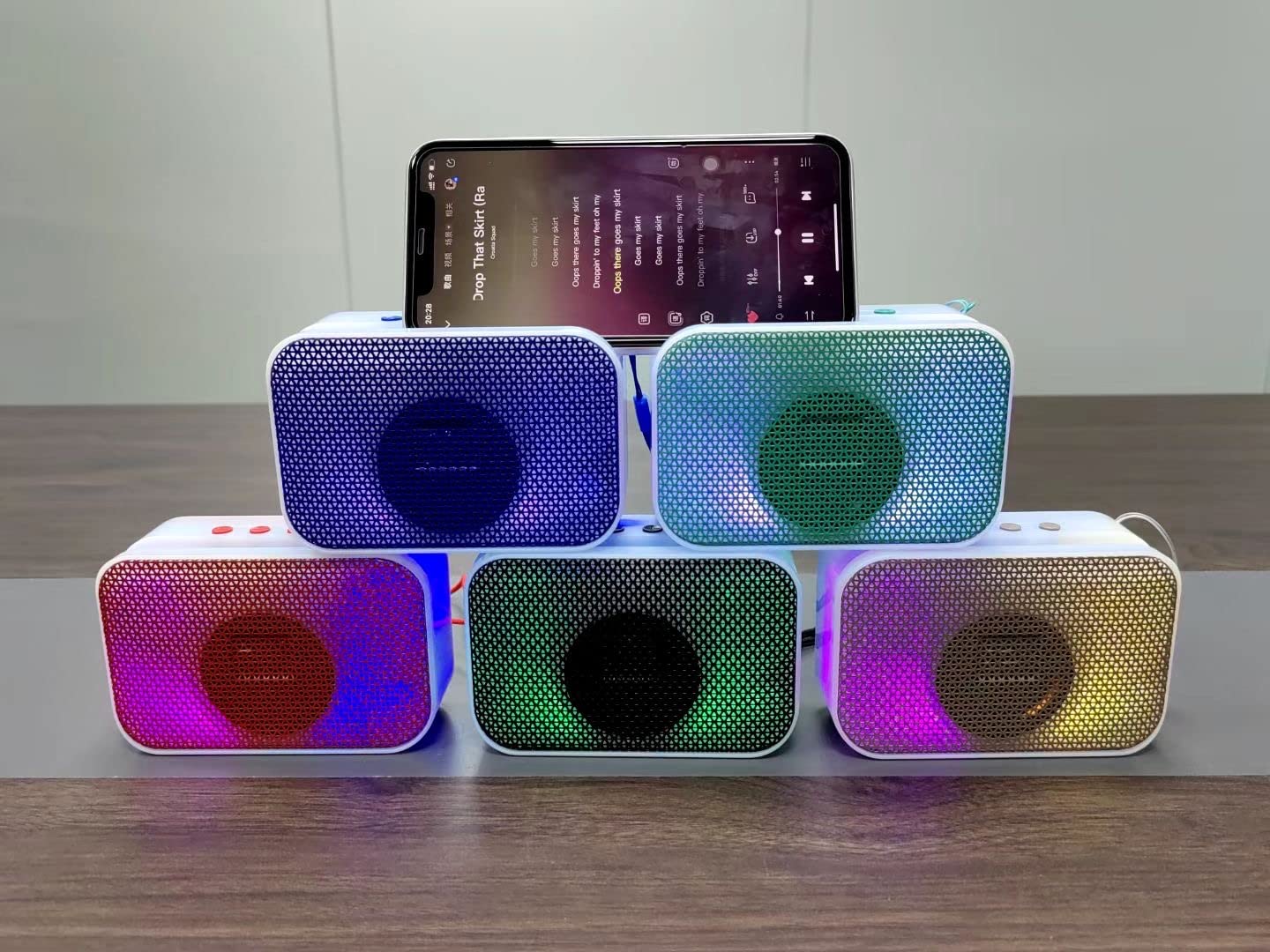 A011 5W Wireless Bluetooth Portable Speaker with Supporting Carry Handle, USB, SD Card, AUX, FM & Call Function Upto 4hrs Playtime - Image 3